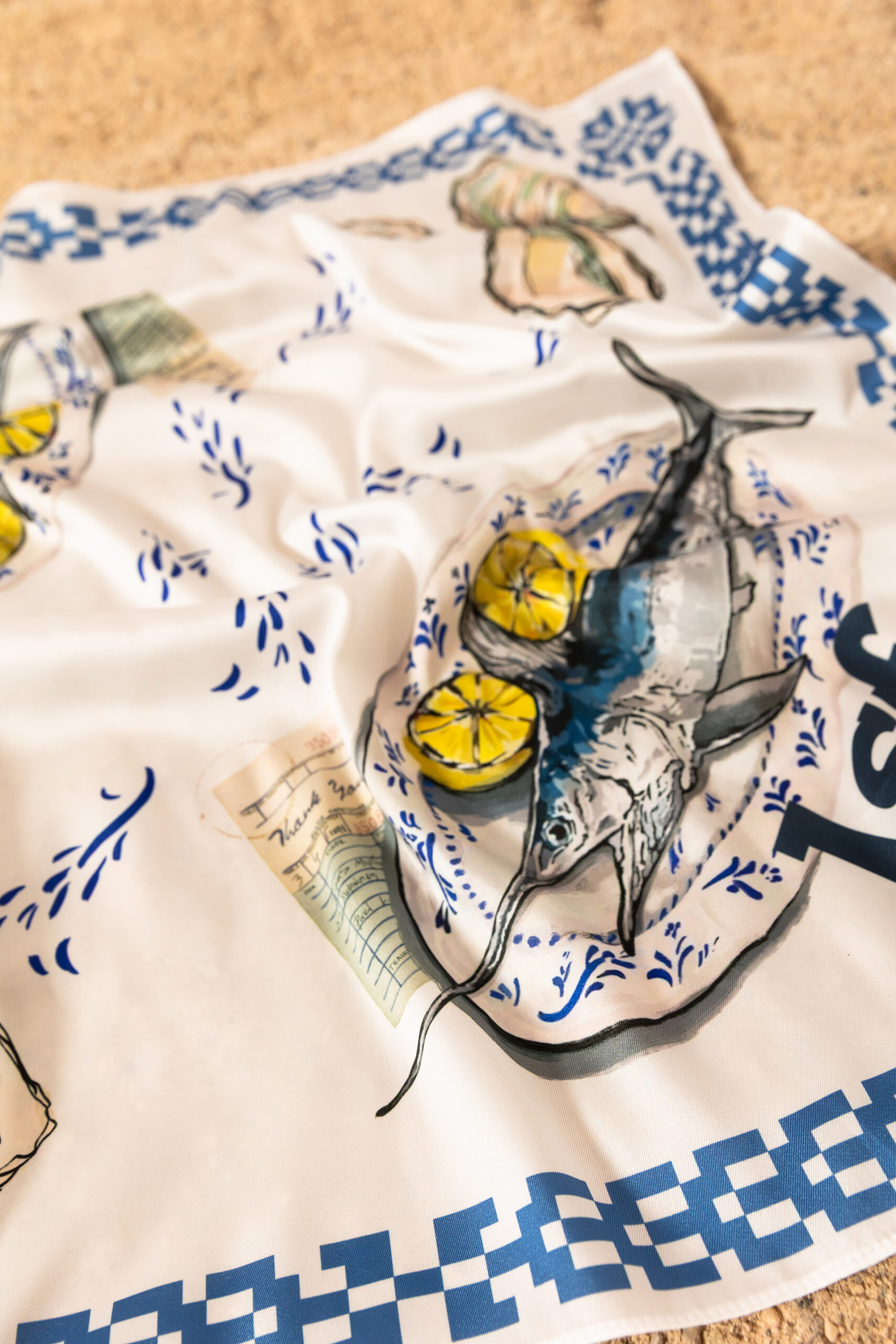 "KAMAKI" SCARF - Image 4