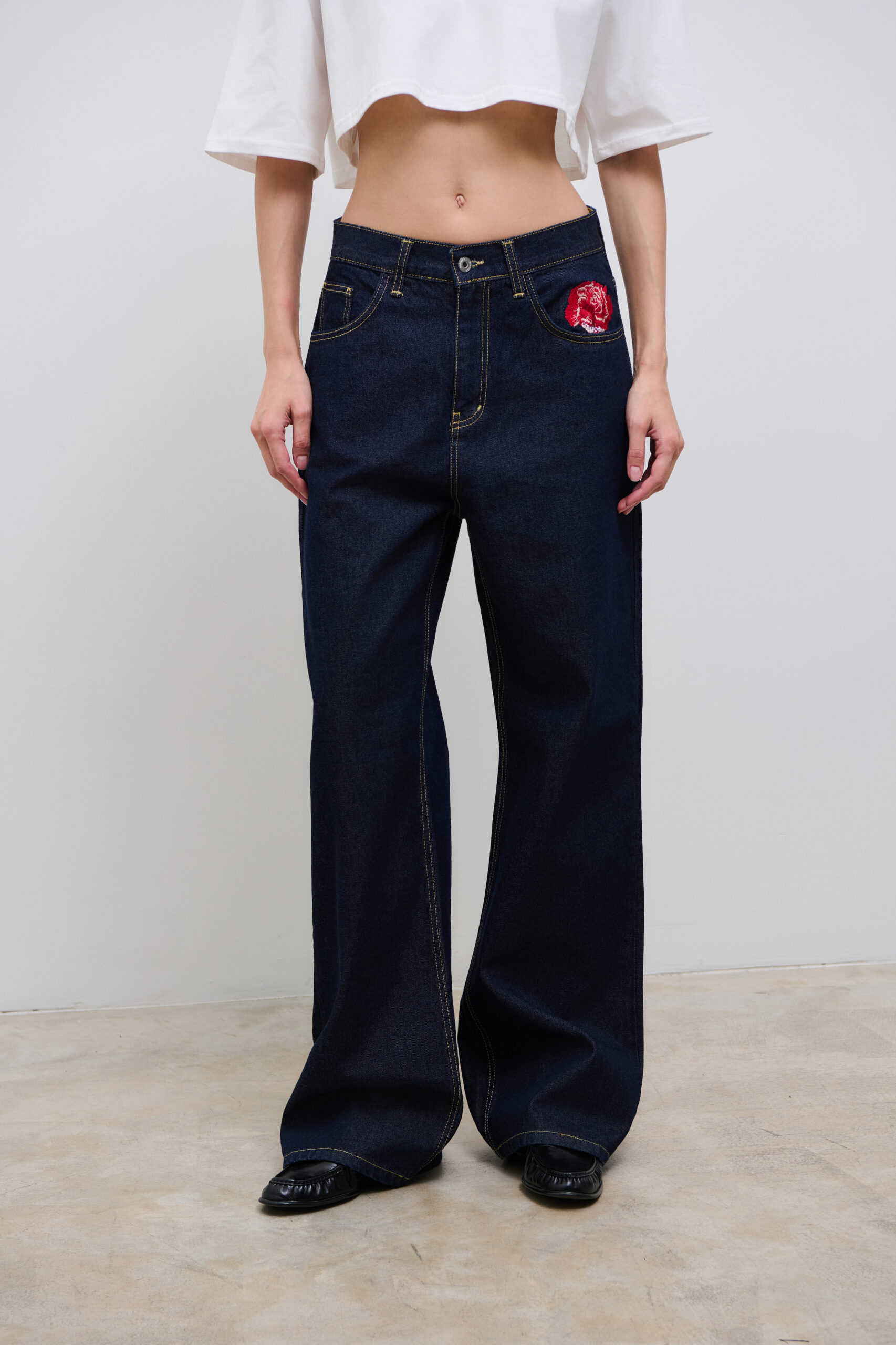 Carnation denim pants
